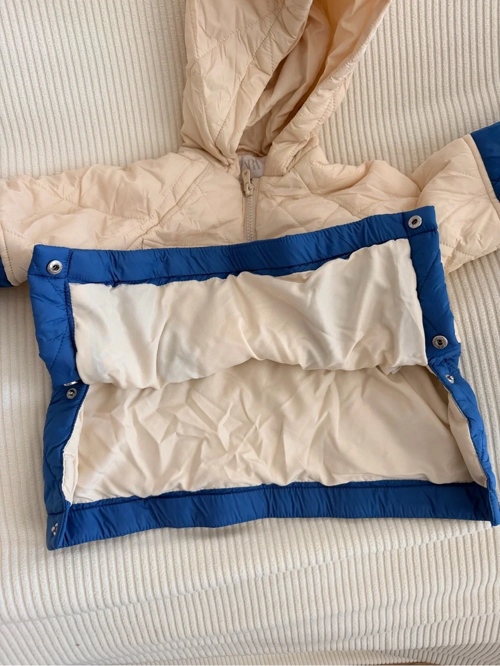 Zara Kids Colorblock Quilted Hooded Jacket in Cream and Blue